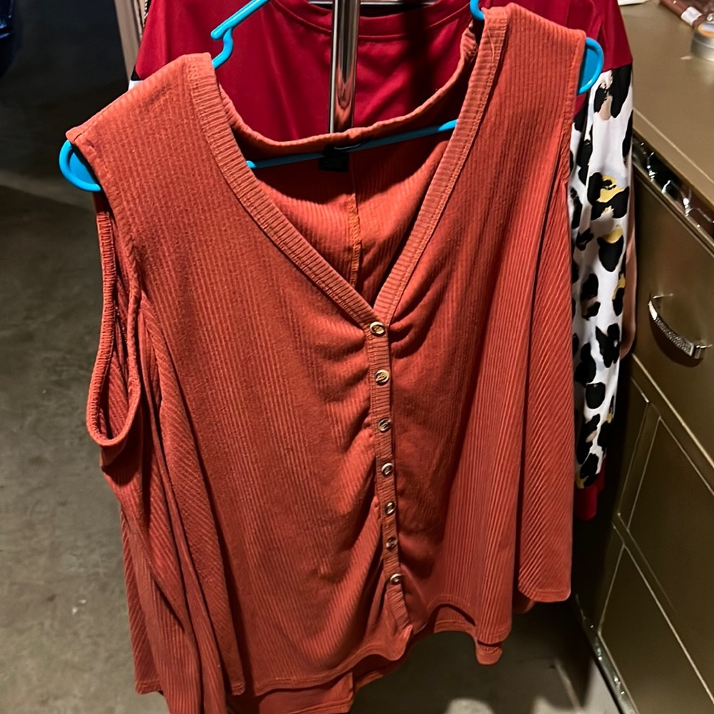 Cut shoulder top